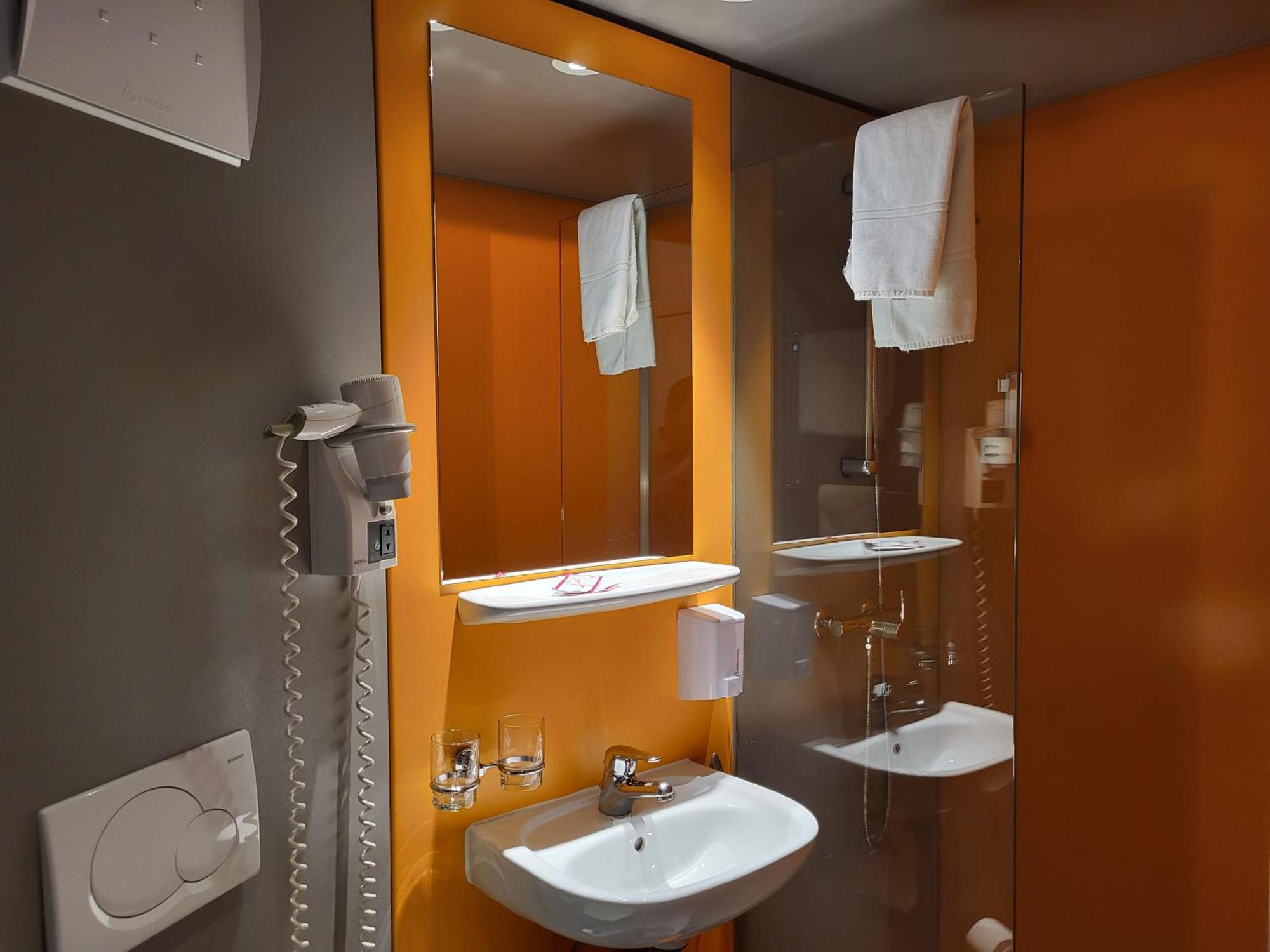 Hotel-Restaurant Eyholz Visp Habitación foto